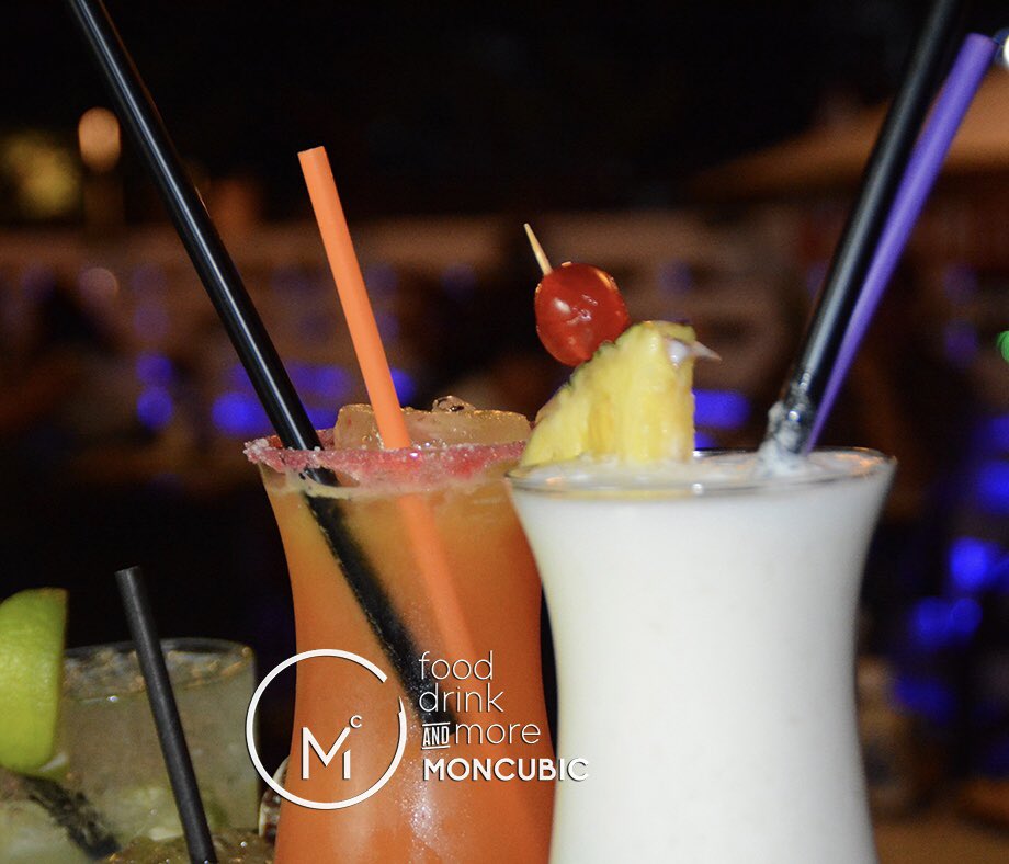 moncubic's tweet photo. 💙La pareja perfecta 🥂 ¡Hoy es sábado de cocktails! #moncubic #fooddrinkandmore #alcohol #cocktail #saturday #saturdaynight #party https://t.co/ISW9Ru9iK1