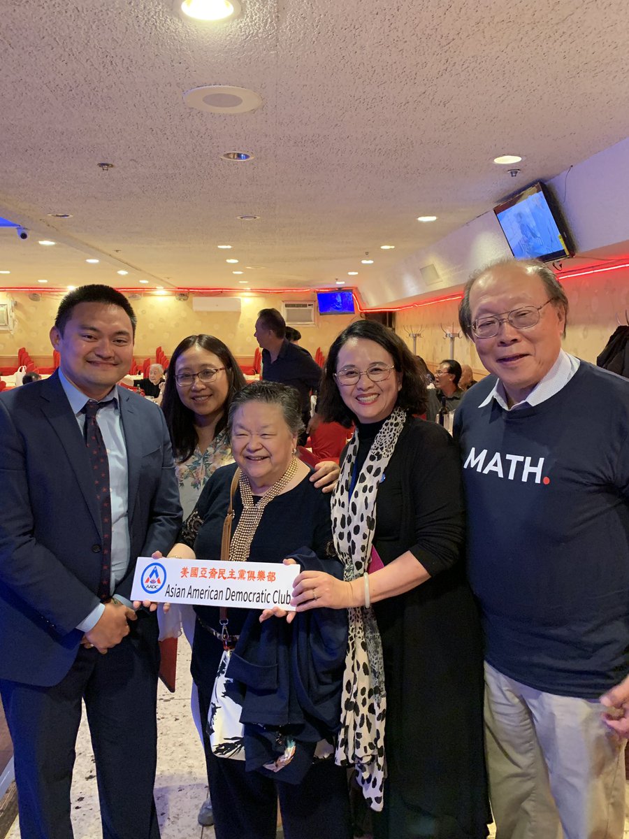 drlingluo's tweet photo. On behalf of @AsianDems Attended DNC summer meeting in SF,listened to presidential candidates, met @AndrewYang, Senator Amy Klobuchar, Candidate Tom Steyer. Thank DNC Chair Tom Perez, DNC AAPI Caucus Chair @Bel428 and DNC Vice Chair Congresswoman @Grace4NY  for your leadership! https://t.co/jvmP8vE8nr