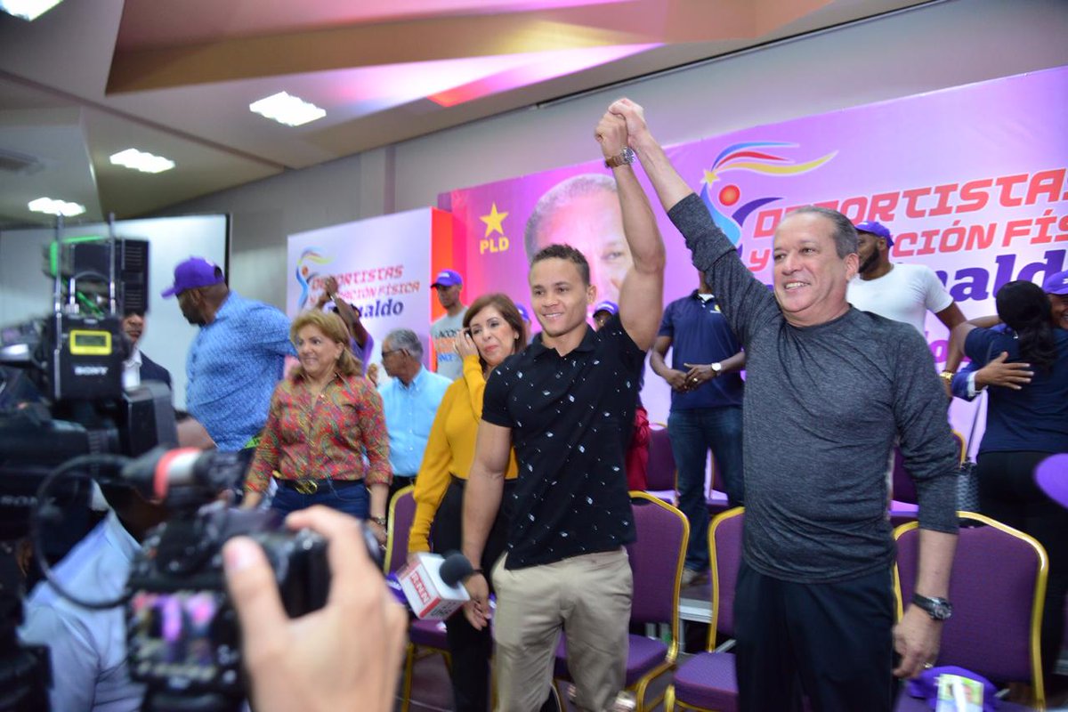 SoterioRamrez's tweet photo. Los atletas serán la imagen nacional.
Los atletas serán los protagonistas de las buenas noticias.
Los atletas y entrenadores serán entes productivos
Asi habla Reinaldo Pared y se compromete con el sector deporte
#ReinaldoesDeporte @reinaldoparedp @RedesdeReinaldo https://t.co/UUJajDxrwP