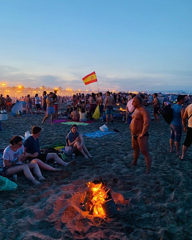 silent_wave_'s tweet photo. The night of San Juan in Valencia is in short a massive celebration on the beach. The 23rd of June marks the longest day and the shortest night #valencia #spain 🇪🇸 #street .
.
.
 #igers #old #europe #ig_photooftheday  #ig_captures #igdaily #travelingram … https://t.co/uPUk1vX7B9 https://t.co/JnJ8hU7C8b