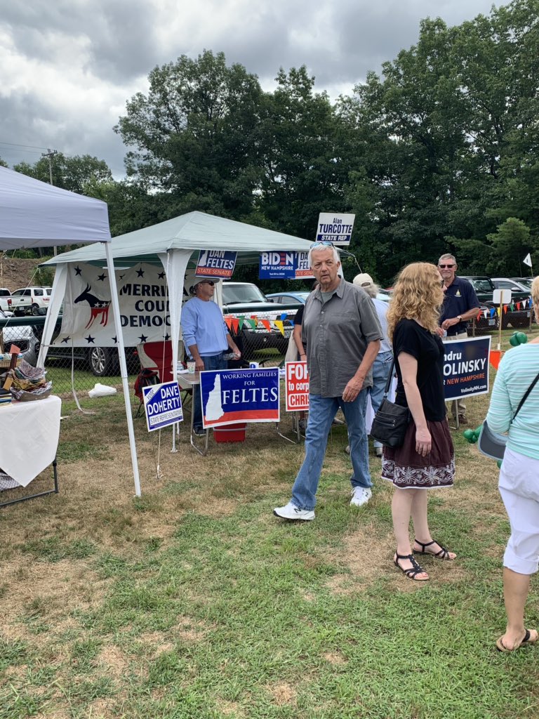 JSheuchenko's tweet photo. Another weekend means another Old Home Day! Had such a great time talking with Pembroke &amp; Allenstown Dems! #NHPolitics #FITN https://t.co/gLYOLlpvhv