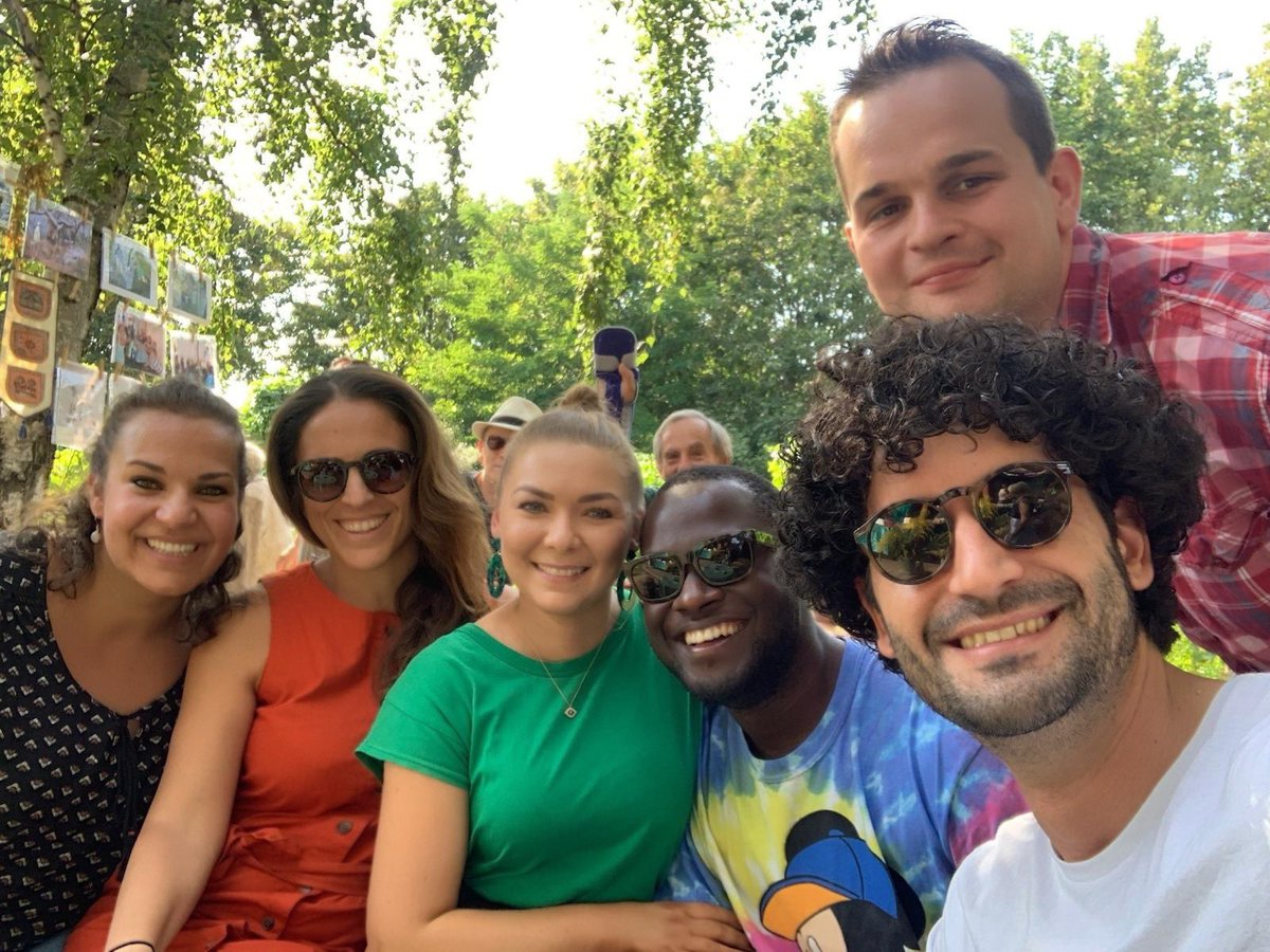 AGMigMitte's tweet photo. Treffen der AG Mig‘s auf dem Sommerfest von der SPD Tempelho-Schöneberg @spd_bvvts @spdberlin https://t.co/LfA8FLgAnJ