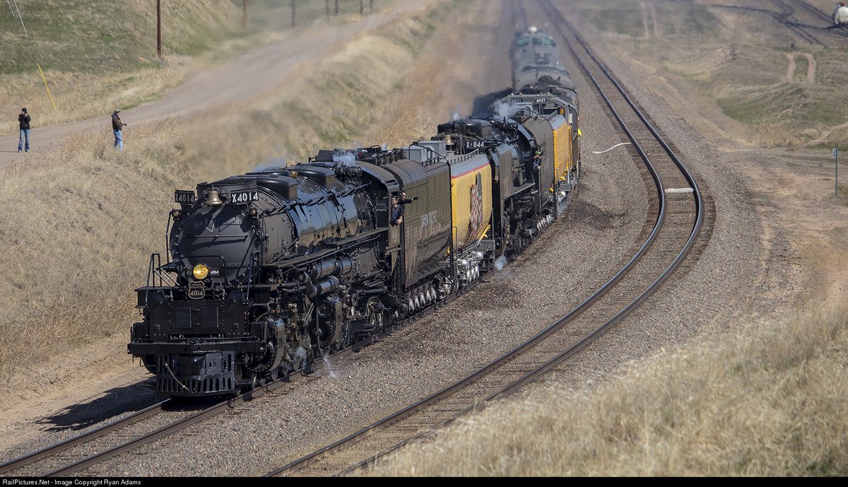 pics_train's tweet image. Union Pacific - Steam 4-8-8-4

Locomotive #: UP 4014 - Train ID: PCYRW-04

Cheyenne, Wyoming, USA

📸 By Ryan Adams

#Trains