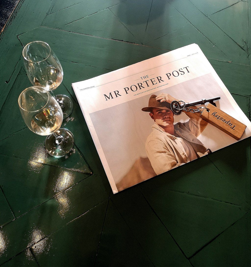 Maxinetasker's tweet image. Great Fosters Hotel, Surrey, England maxinetasker.com/great-fosters-…