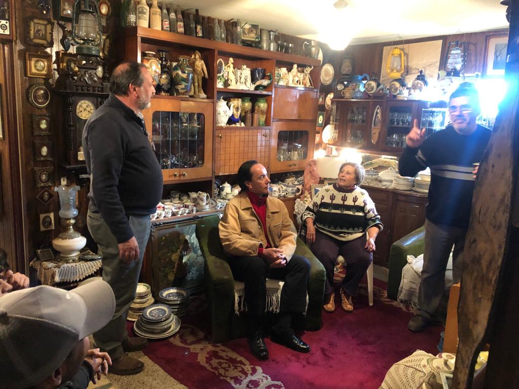jorgegandini's tweet photo. En Malvín Norte, Mario y sus vecinos nos reciben cálidamente. Mi reconocimiento a la dedicación de resguardo que hace tiempo emprendió de tantas reliquias que dan testimonio de hechos históricos que nos marcan como orientales y nacionalistas. https://t.co/Kc3juuAo4J