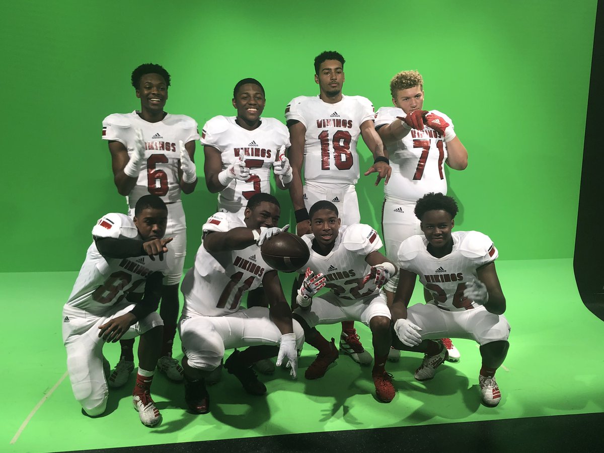 HF_Football's tweet photo. Had some fun today after practice taking some “Green Screen” Shots!! Will be posting some of the best Videos and pics (and maybe a few bloopers) to follow. #OnlyAtHF. #We Bleed R. E. D. 🔴🔴🔴 https://t.co/if1H7P2XYZ