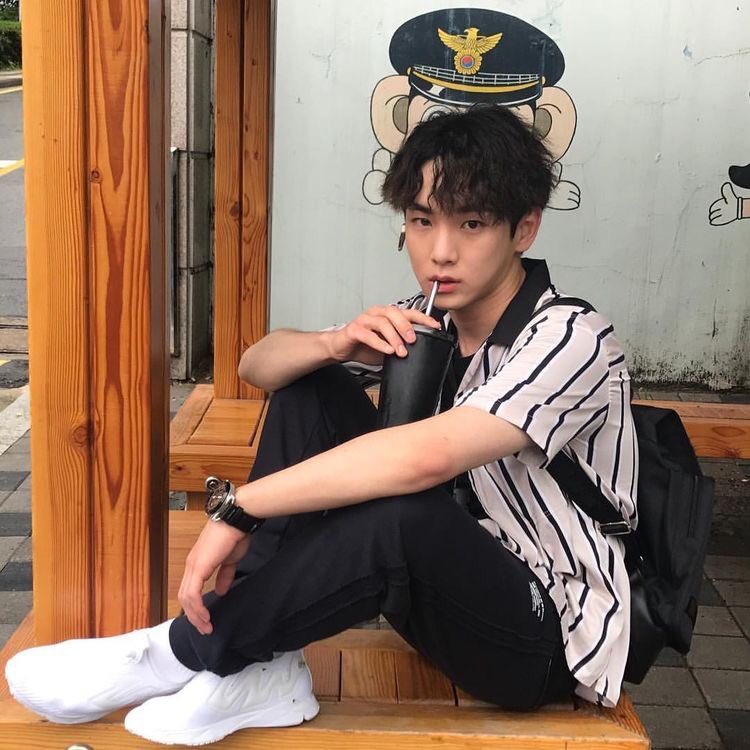091KBM's tweet photo. #springloser [tired] https://t.co/Nbg44mElFK
