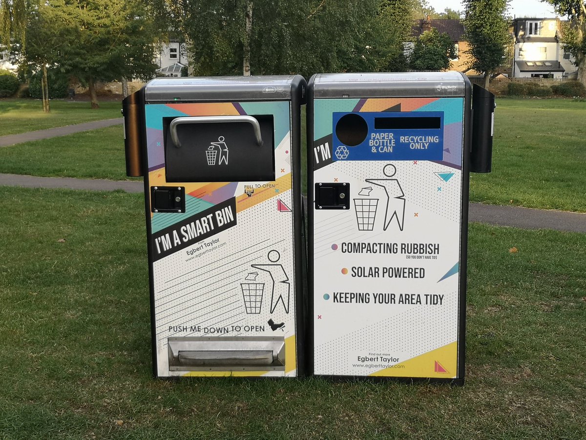 AcornsTiny's tweet image. How&apos;s this for a brilliant bin? Compacts rubbish, powered by the sun. #smartbin #hounslow