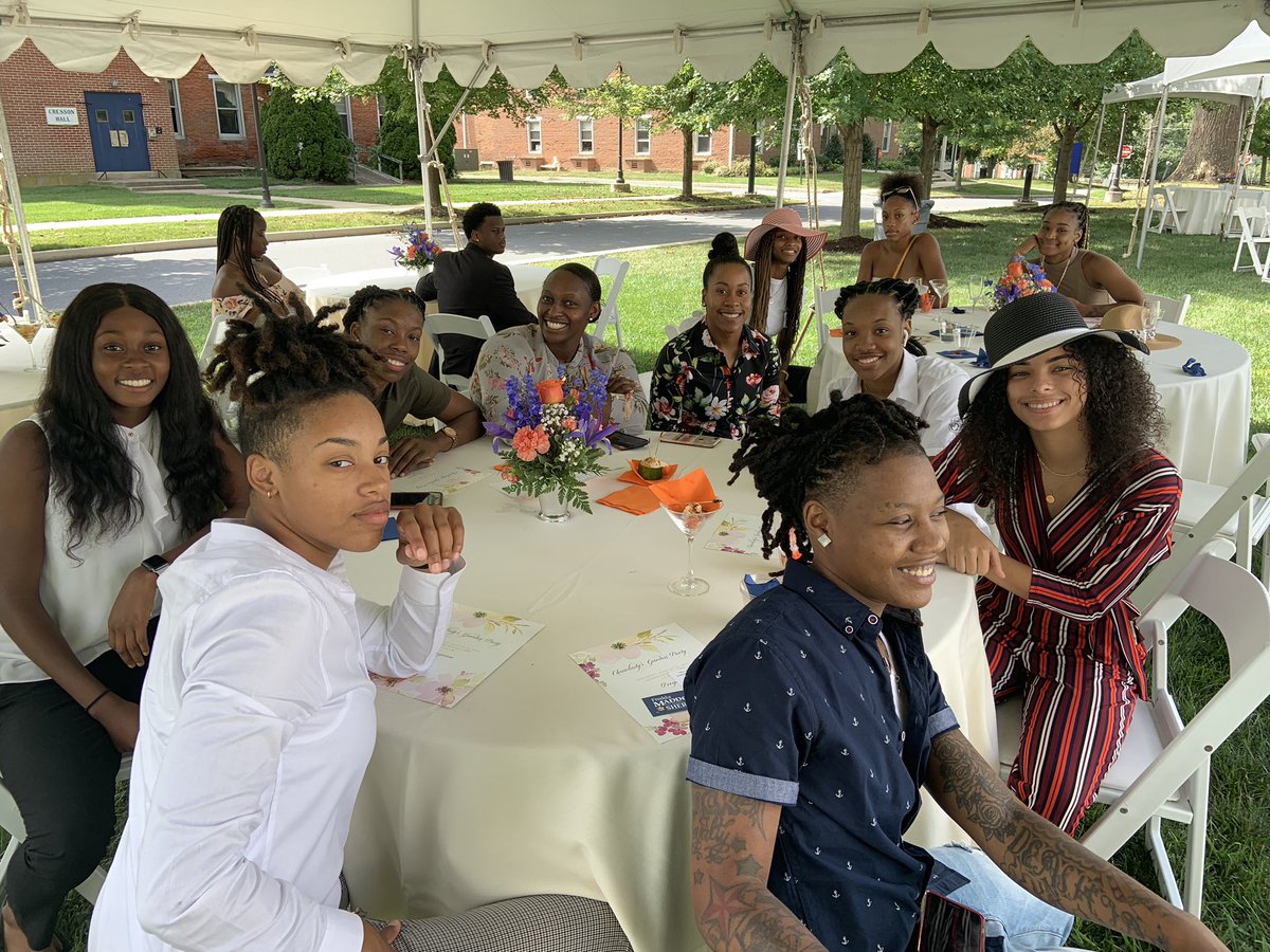 CoachMos_CSU's tweet photo. Lincoln University Womenβs Basketball team at the Chairladyβs Garden Party. Donβt they look nice! ππ½ββοΈππ½ββοΈ #LUHoopz #TheyCleanUpNice #TheSquadIsBack π¦π¦π·πΆπ·πΆ https://t.co/xQGFq1kAMN