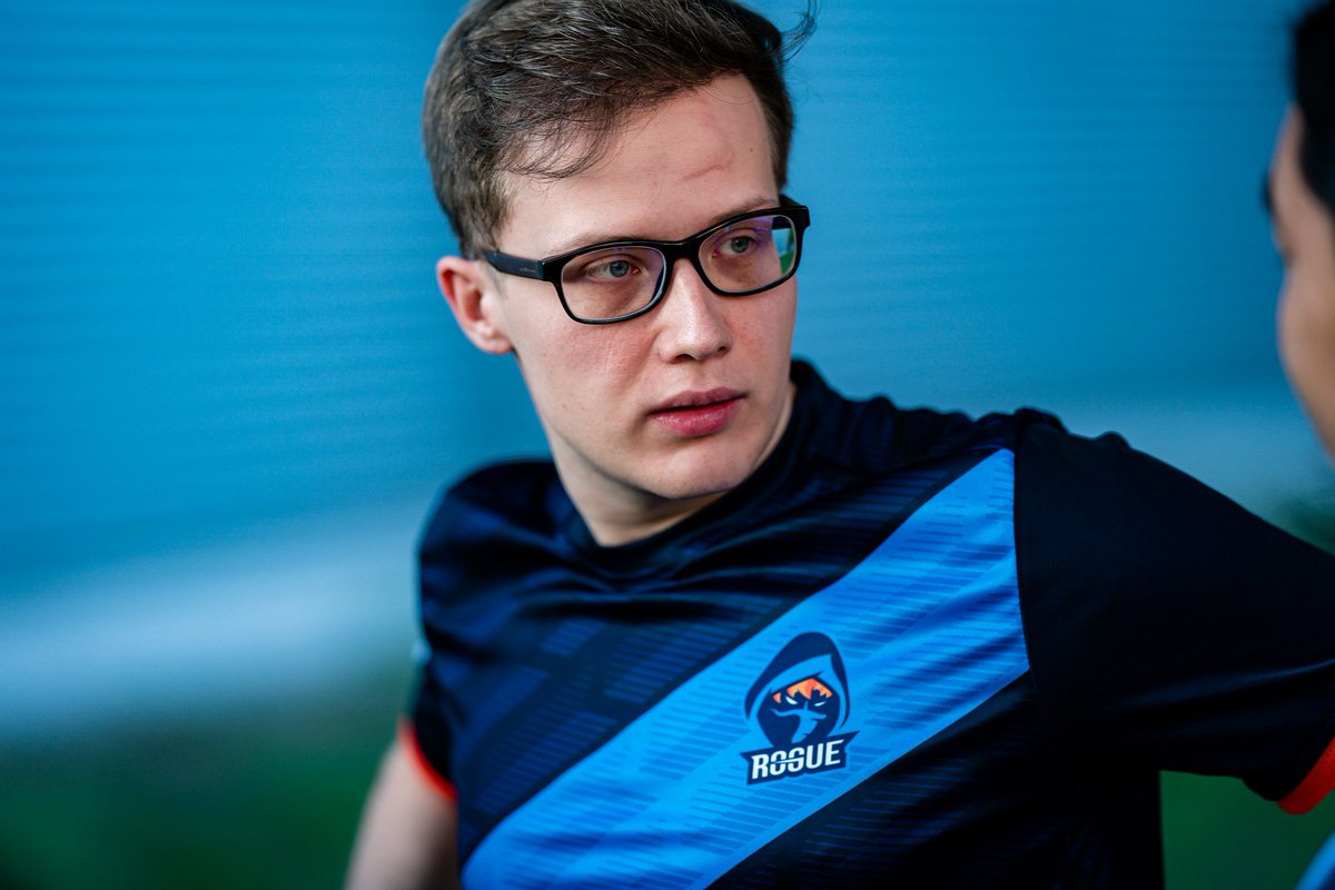 NAVI LOL tweet media