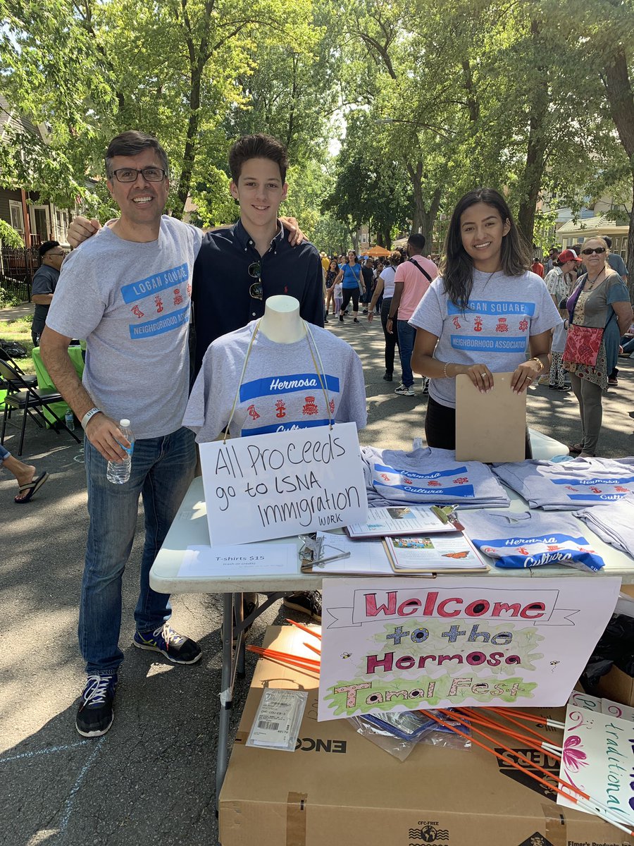 Hermosa's first Tamal Fest has a great crowd - local restaurants and resident vendors are selling out, and neighbors are celebrating la Hermosa Cultura! <a href="/LISCChicago/">LISC Chicago</a> @LSNAChicago