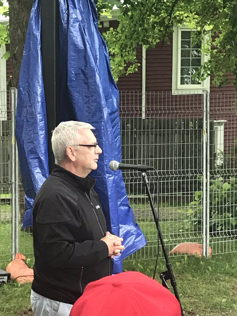 bernardjdavis's tweet image. Fantastic turnout @ Victoria Park for the 1st Annual Duey Fitzgerald Mixed Softball Tournament. Pleased that Victoria Park Foundation &amp;amp; @CityofStJohns granted this special honour to sport icon Duey Fitzgerald who contributed so much to our community.