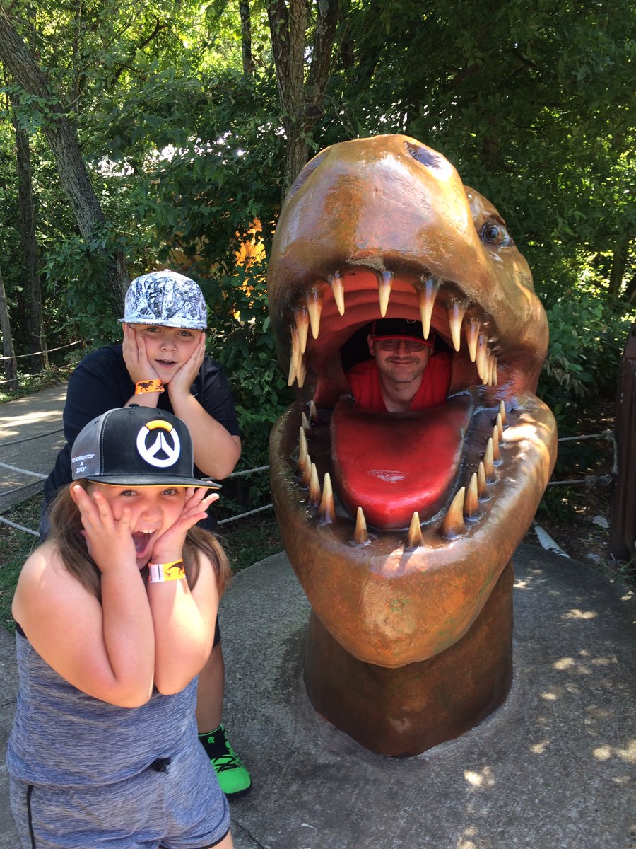 TonyaGuyton1's tweet photo. Sometimes a nice day requires a change in plans and an impromptu trip to Dinosaur World! #makingmemories #familytime #chorescanwait https://t.co/3fhA63A4k3