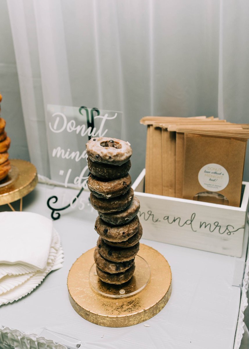 Adalyn_Boyd's tweet photo. @jackiee_nicole We had a donut table and I loved it! https://t.co/S7JyeyT3so