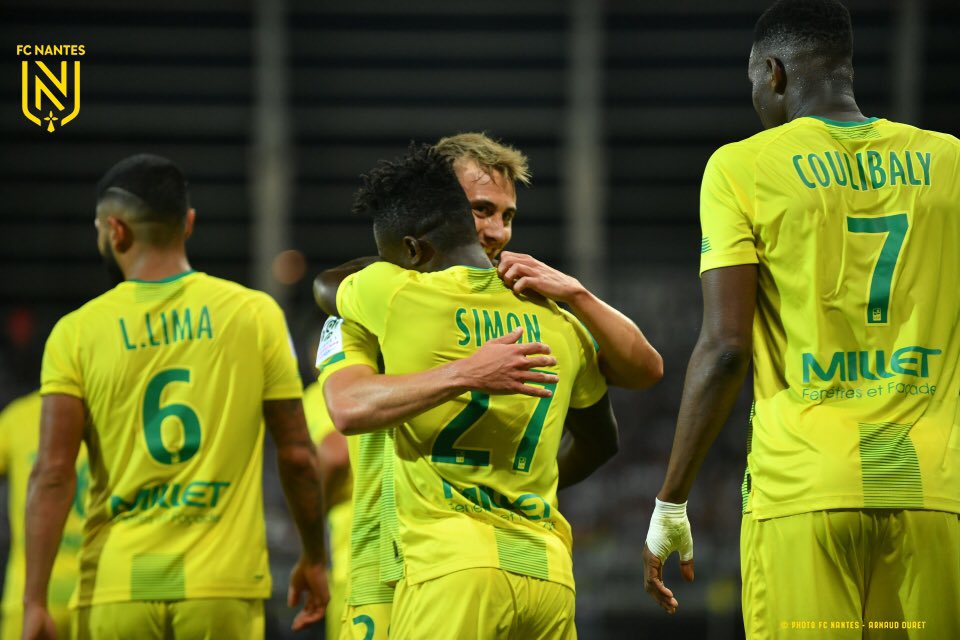 FastTrackNaija's tweet image. 72&apos;:  🇳🇬Moses Simon on for his Ligue 1 debut.

83&apos;:  🇳🇬Moses Simon scores his first Ligue 1 goal.

It took him just 9 minutes to announce his arrival in France. 🔥🔥🔥

#FastTrackGoal