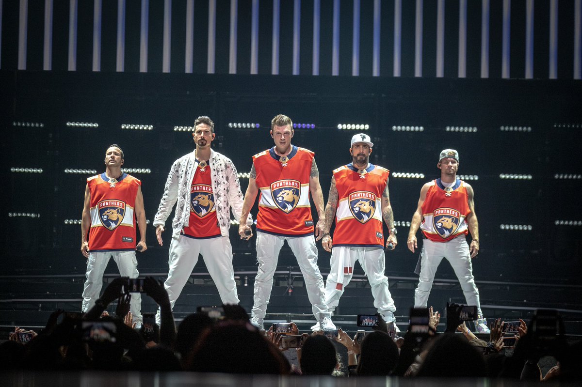 nickcarter's tweet image. We ❤️ you Ft. Lauderdale! #bsbftl #dnaworldtour