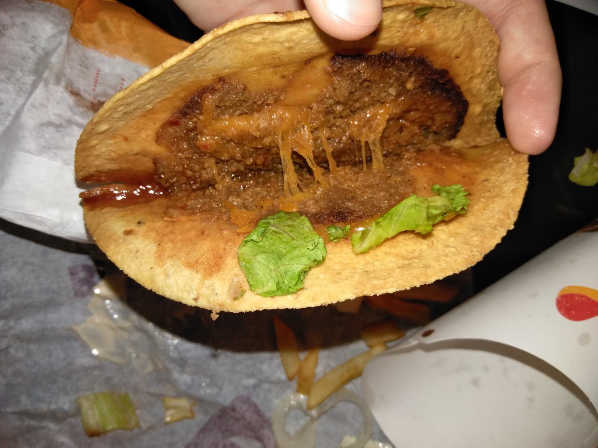 walrysxd's tweet photo. Bruh what is this? Stick to burgers guys... @BurgerKing https://t.co/1ZKTV8zzC0