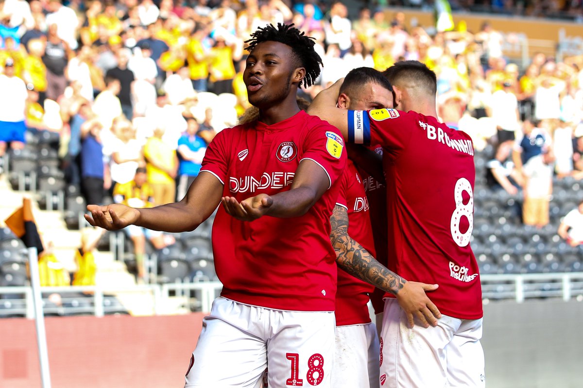 BristolCity's tweet photo. Have a great weekend #BristolCity fans! 🙌 https://t.co/eMHdwp18N2