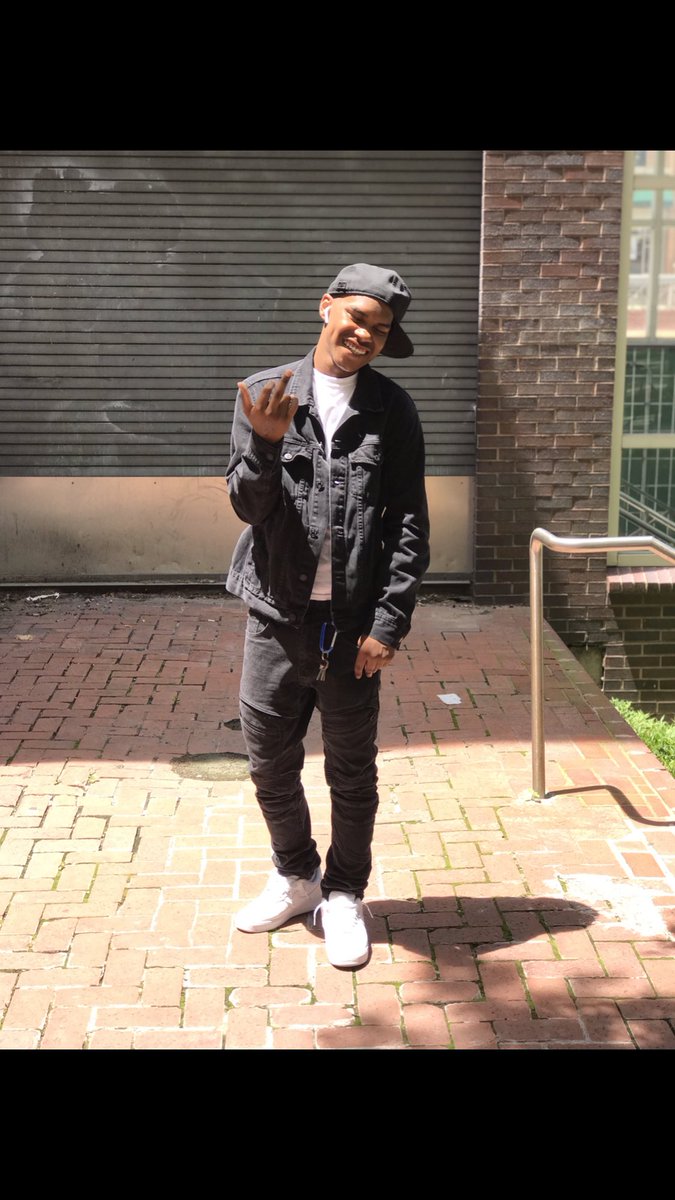1AceStream's tweet photo. Fucc 12 and da DA #freechuck https://t.co/IY3a4cT0og