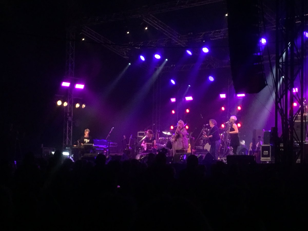 PaulaRyanMusic's tweet photo. Outstanding @DaphneFlight on #Bellstone ##stage @shrewsburyfolk #shrewsbury #folk #festival #standing #ovation https://t.co/GPImRnOt5Q