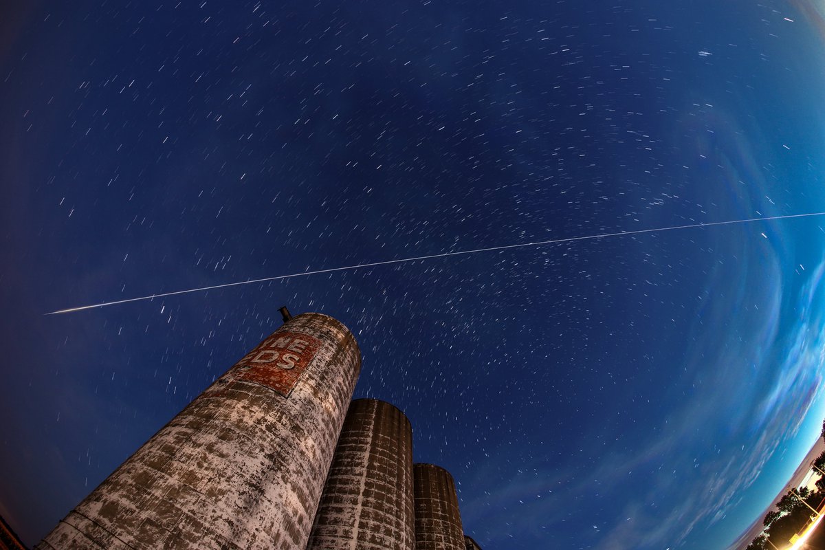 spacestationguy's tweet photo. I just received these amazing @Space_Station photos today from @tomjonesfoto, really glad that he contributed them to my 'Guest photo' album! Please make sure you visit his website, he is an awesome photographer!
#ISS #Astrophotography @SpotTheStation 

https://t.co/75cF1HIRYd https://t.co/pM3vvU04Id