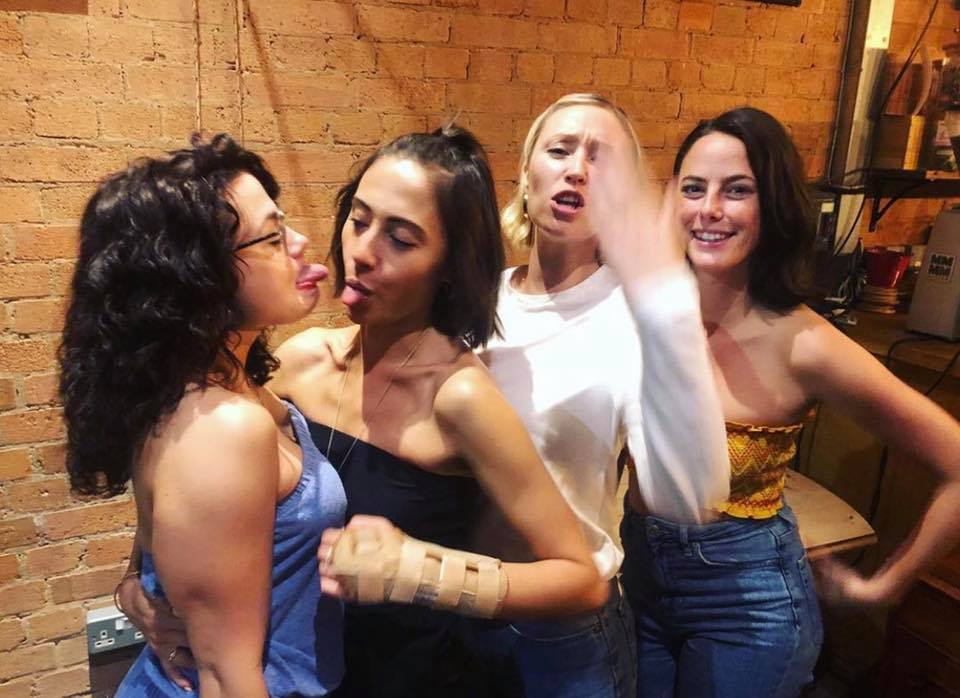 Skinstumblr_'s tweet photo. skin girl's reunion https://t.co/SRi82zyi2r