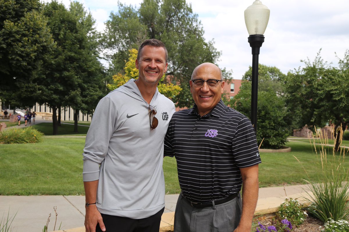 A wonderful day moving in our new students, welcoming their families and kicking off orientation.
 
We even had visit from Sioux Falls mayor and @usiouxfalls alumn <a href="/paultenhaken/">Paul TenHaken</a>