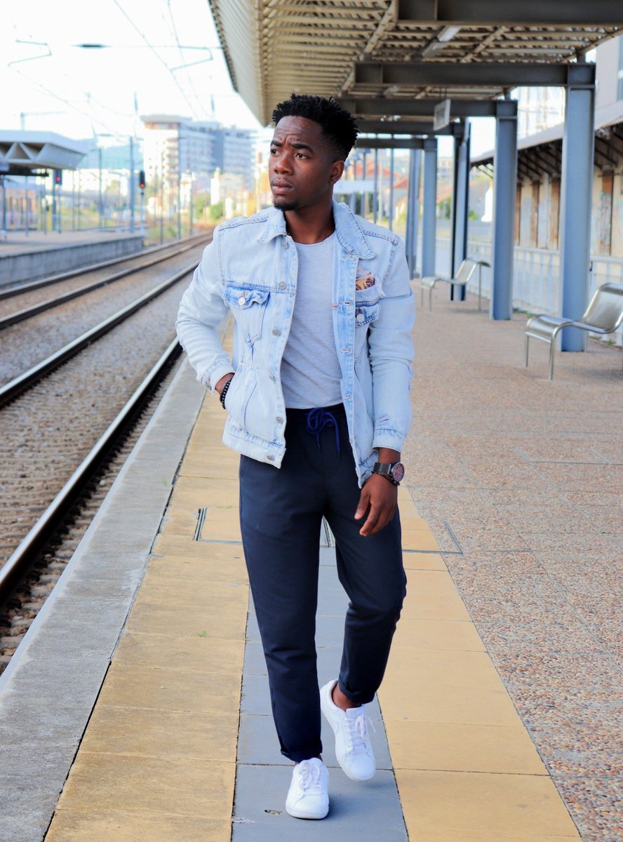 MarionelMr's tweet photo. Denim vibezZ๐.
Whatโs everyone doing this weekend ๐ค?
โโโโโโโโโโโโโโโโ
#mensfashion #menstyle #lookdodia #thedreamboys #influencerpt #denim #blackmodel #blackfashin #blackmen #blackfashionblogger
#blackmenfashion #streetstyled #outfitinspiration #modapt #potugalfashion #olisboa https://t.co/IBQ7d18ooo