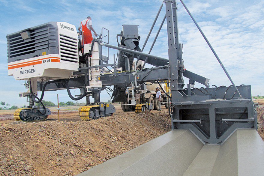 KandoloARK's tweet photo. Mon entreprise ARK, vous propose une solution rapide pour les infrastructures routières en RDC... Nous vous proposons les routes en béton: 2,4 Km en 8 heures de travail, durée de vie plus de 100 ans à bas prix. Contact +243812602050 .@fatshi13 @Presidence_RDC @ThomasLuhakaL https://t.co/j8meTHZAJo