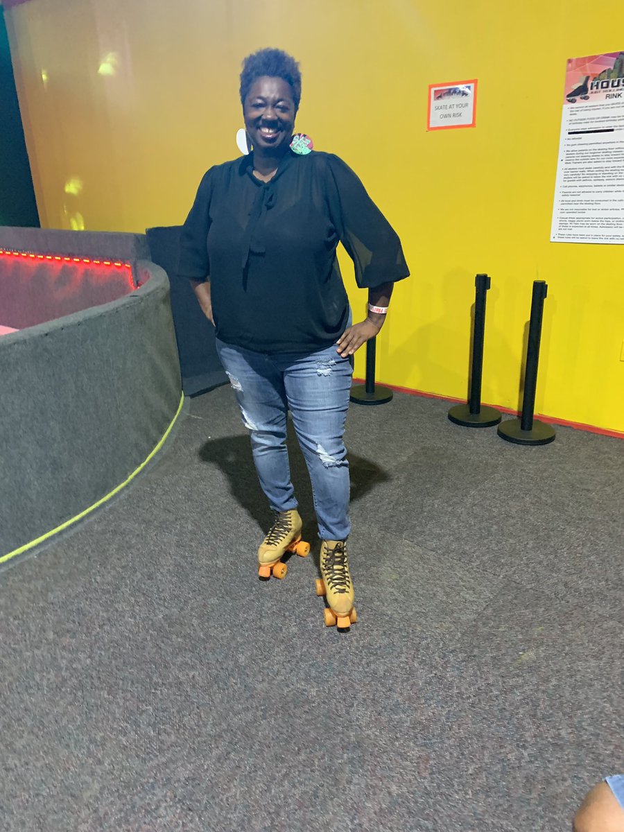 aimImagine's tweet image. Getting my skate on tonight! #oleschool
#goodexercise
#mynewhobby
#emptynesting