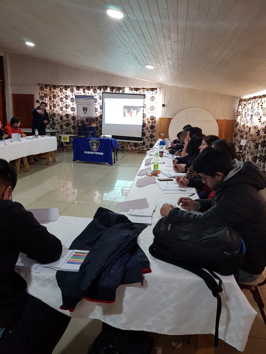 ANB14LosRios's tweet image. Este fin de semana continua Curso Intermedio de Sistema de Comando de Incidentes en Cuerpo de Bomberos La Union. Participan Voluntarios del Cuerpo de Bomberos Valdivia, Los Lagos, Paillaco, Máfil y La Unión.

#CISCI
#Regional
#CbLaUnión

@ANB14LosRios