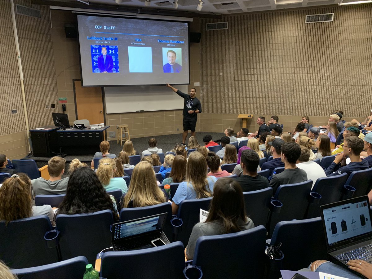 ODUPRIDE's tweet photo. @LubbockSmith1 talking with our new freshman/transfer SAs about our Complete Champion Program (CCP) and how they should become the person now that their future self will thank later. 

#ROARientation2019 
#ChampionshipEffort
#TheMonarchWay
#ProtectTheCrown
@ODUSports https://t.co/FKGhuYOB8m