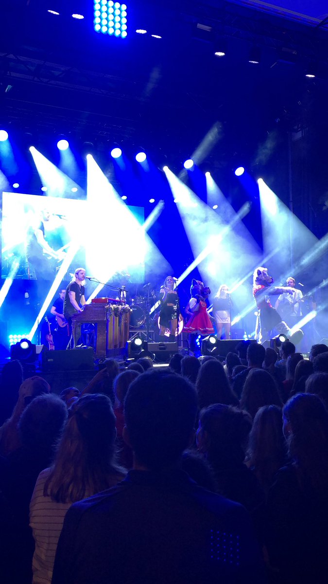 rbrewnc's tweet photo. @DeltaRae Dancing with the wolves tonight!  #19showsandcounting. #carolinaisgoodtome https://t.co/nYuImWzVkS