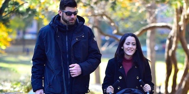 #TeenMom Fans Sound off After Jenelle Evans Shares 'Forever and Always' Photo With David Eason
https://t.co/IsBNKHfMpc https://t.co/AmuuY2IhYA