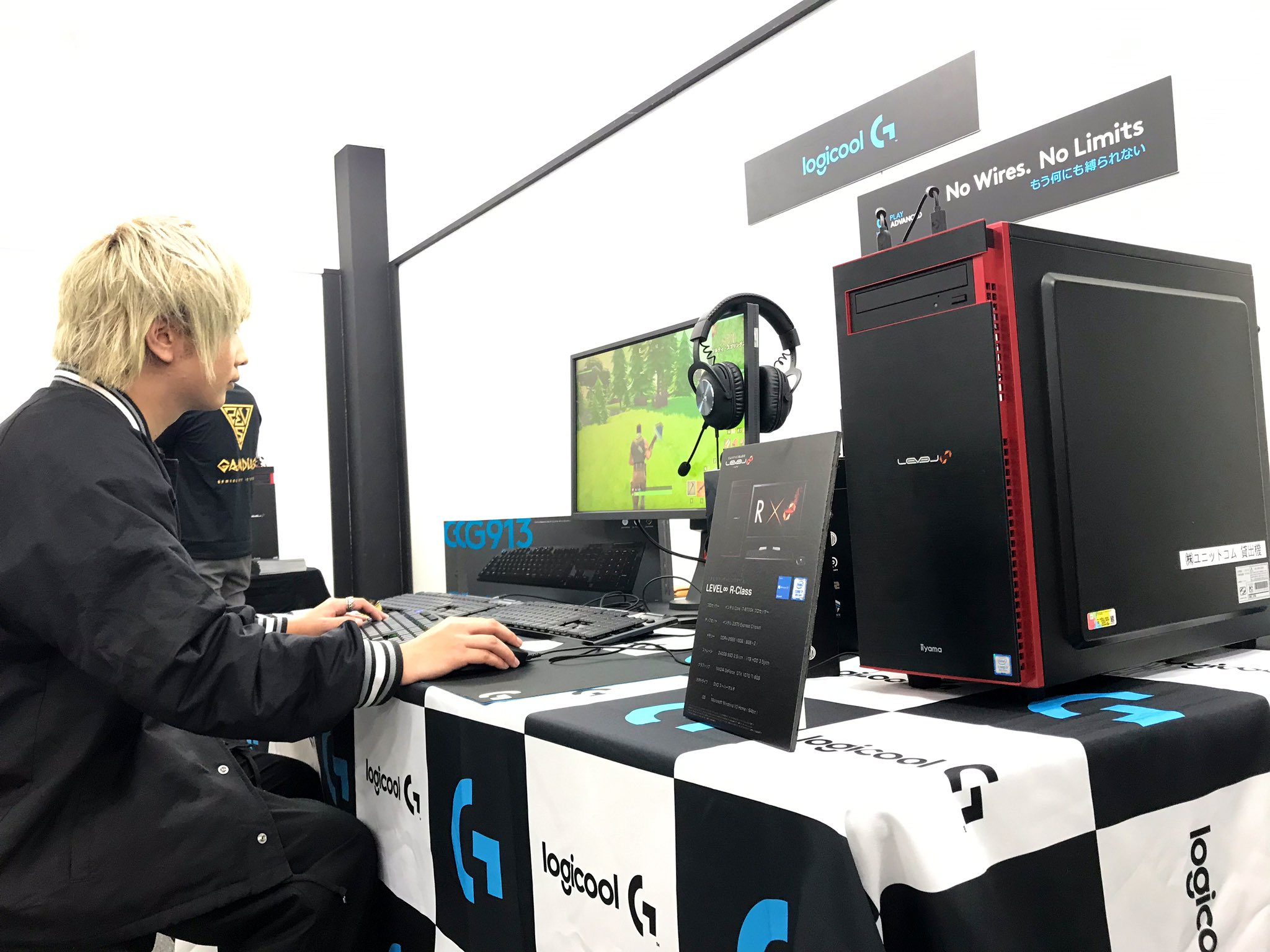 パソコン工房 Unitcom まもなく11時より開場 秋葉原 通運会館 にて フォートナイト で見極める ゲーミングデバイス イベントが開催 プロゲーマー Crazyraccoon フランシスコ Hkn 0312 選手が登壇 さらに来場者様とのゲーム対戦も実施します