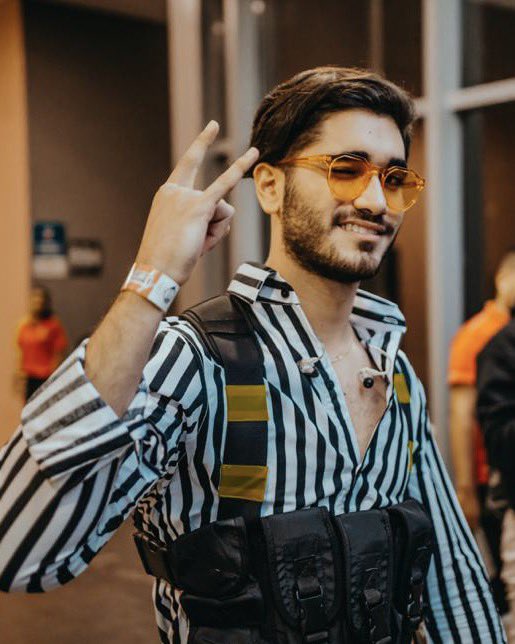 gamallmusic's tweet photo. Momentos antes de la rompedera 🚀🚀🚀🙏🏻🔥👾 #culpablestour https://t.co/D5lHAPz8vh