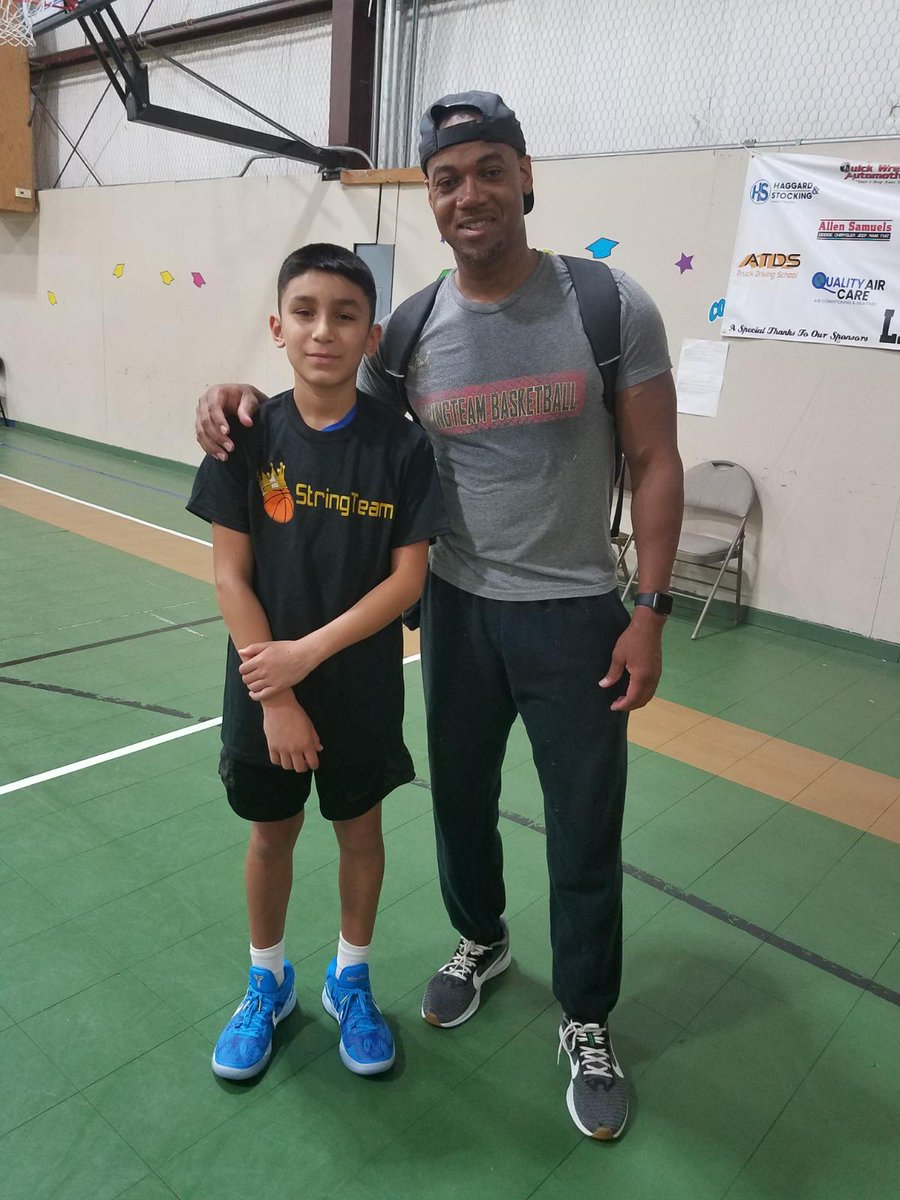 BSais4's tweet photo. Shoutout to #StringTeamTraining and Level Up Academy for hosting a basketball clinic in Waco. My son Adam really enjoyed the work, great stuff💪🏽 https://t.co/mk9bvSEsJ3