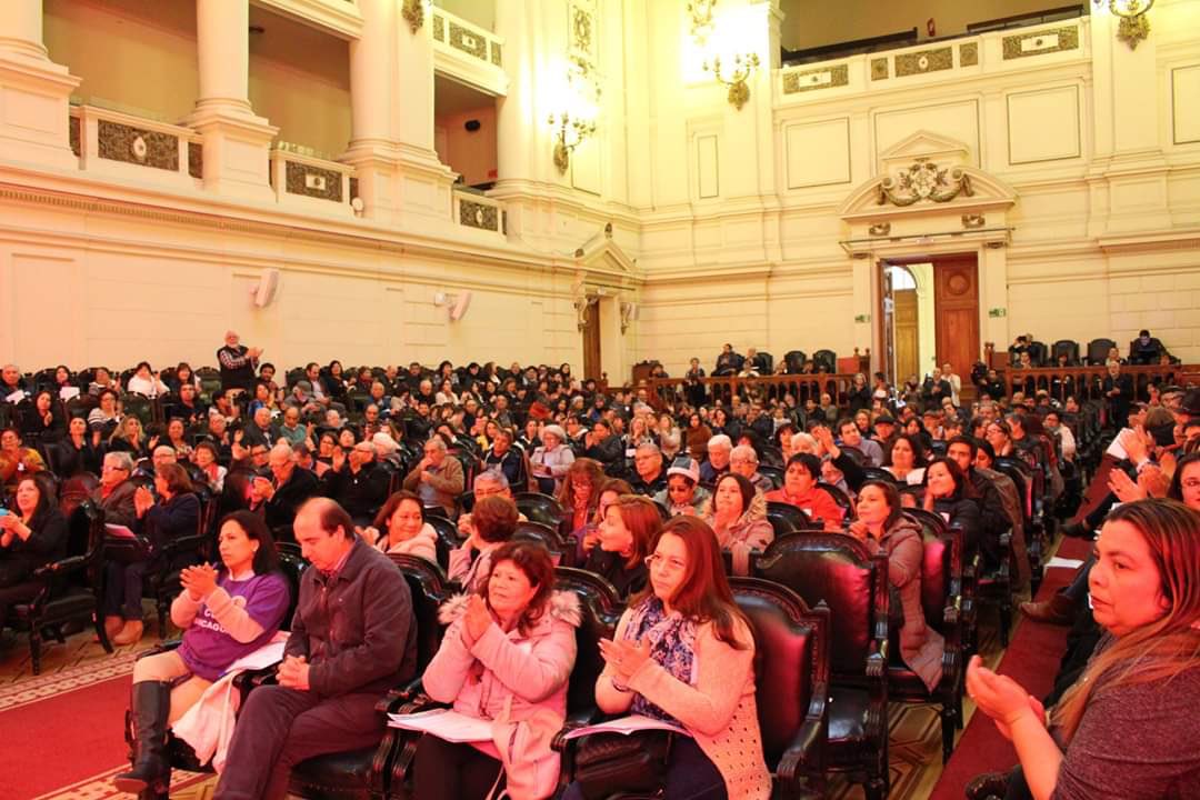 Juan_SantanaC's tweet photo. Hoy en la plenaria de cierre del Encuentro Nacional de dirigentes de Juntas de Vecinos y Comunitarios del Partido Socialista @JS_Chile @PSChile @bancadaPSchile https://t.co/4imCs7yhL1