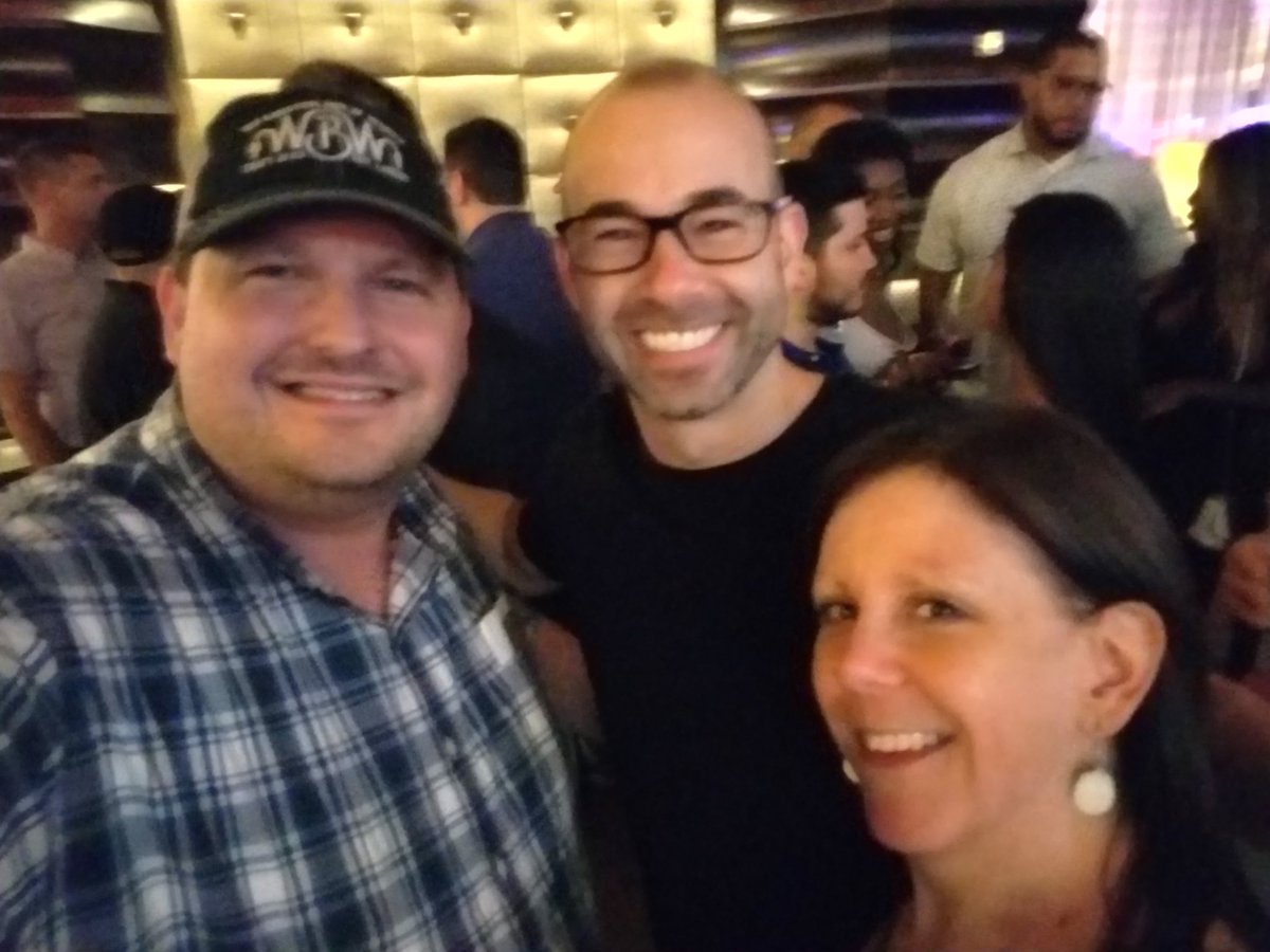 mikemc1979's tweet photo. @Joe_Gatto @jamessmurray I wanted to thank you for taking a moment,one year ago today. It was just 2 months,2 days before my wife, Jennifer passed away unexpectedly.She was so thrilled and talked about it for days! I can't thank you enough for the big smile this put on her face. https://t.co/GYePPK3aHL