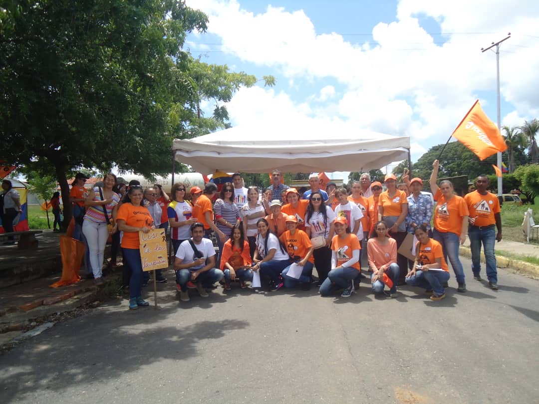 VP_Infante's tweet photo. Aquí nadie se cansa, desde #ValleDeLaPascua  nuestro equipo de #VPInfante sigue en la calle, unido y comprometido con la reconstrucción de Venezuela.

¡Seguimos adelante!

#VPGuarico
#ActivadosEnOperacionLibertad https://t.co/bMuQUZE8IQ