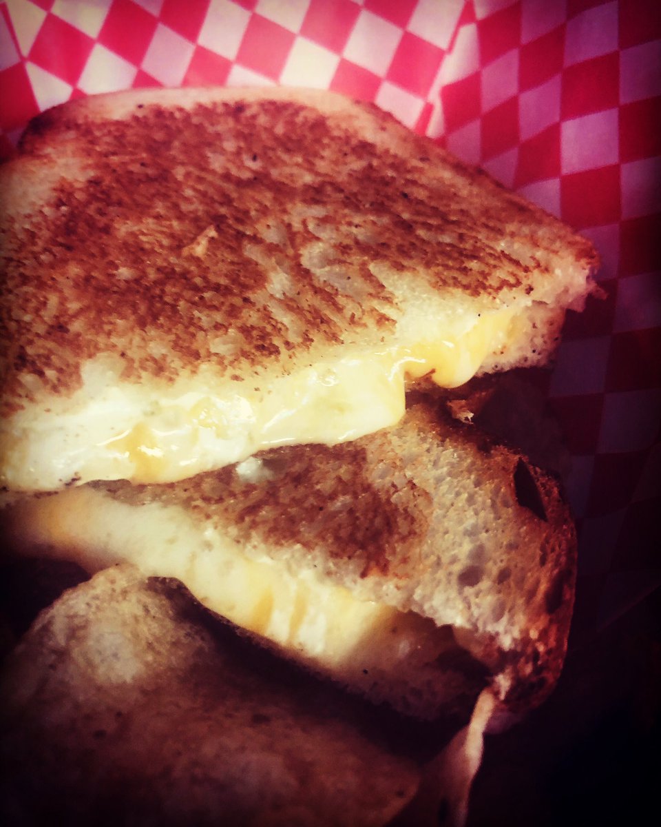 Its Byron Movie Night at Byron Hills Park🎥! 
We are here and ready a bit early - so the grilling of the cheese will start around 6pm!! 
Movie night kicks off at 7pm - 
Show starts at dusk. 
See you soon!

Byronmanor Rd. 

#byronlondonontario #ldnont