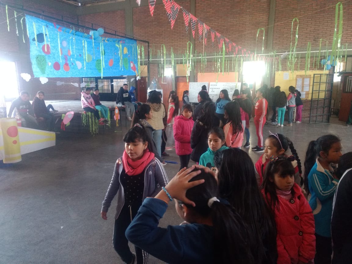 NicoLafuente07's tweet photo. Hoy se festejó el dia del niño en escuela Ricardo Durand ! #vamospormasniñosfelices @sebabonduri @artydance23 https://t.co/KK0LzcQ0sS
