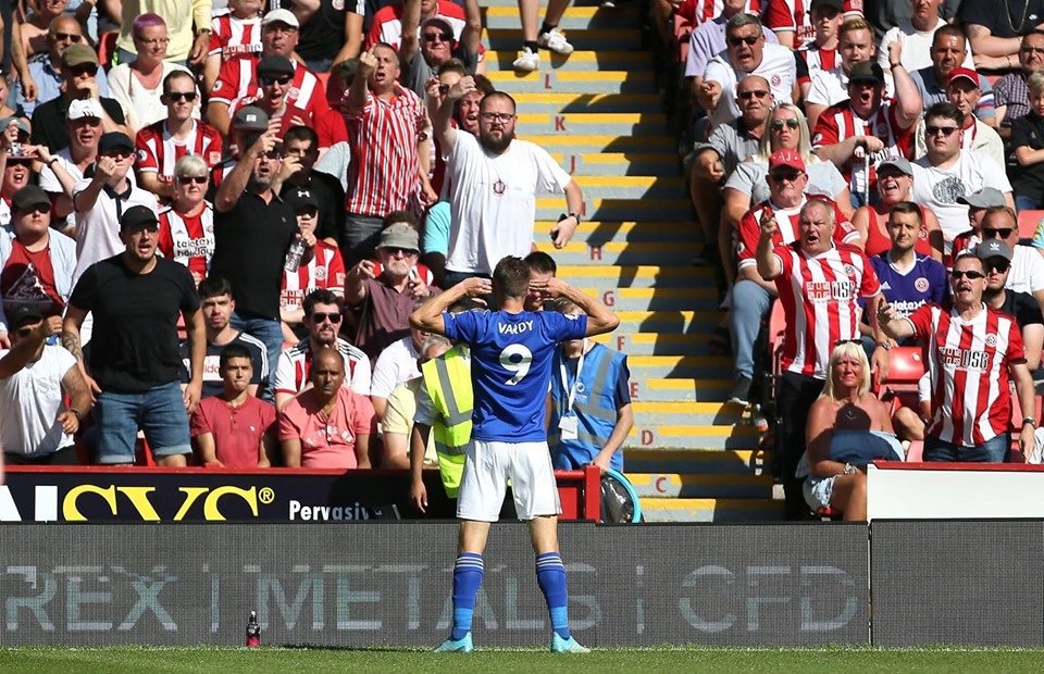 BeWarmers's tweet photo. Boyhood Sheffield Wednesday fan Jamie Vardy fully giving it to the Sheffield United fans straight after he smashed it in with his weaker foot...

Never change you legend! 😂😂😂 https://t.co/Jf37xV0xSh
