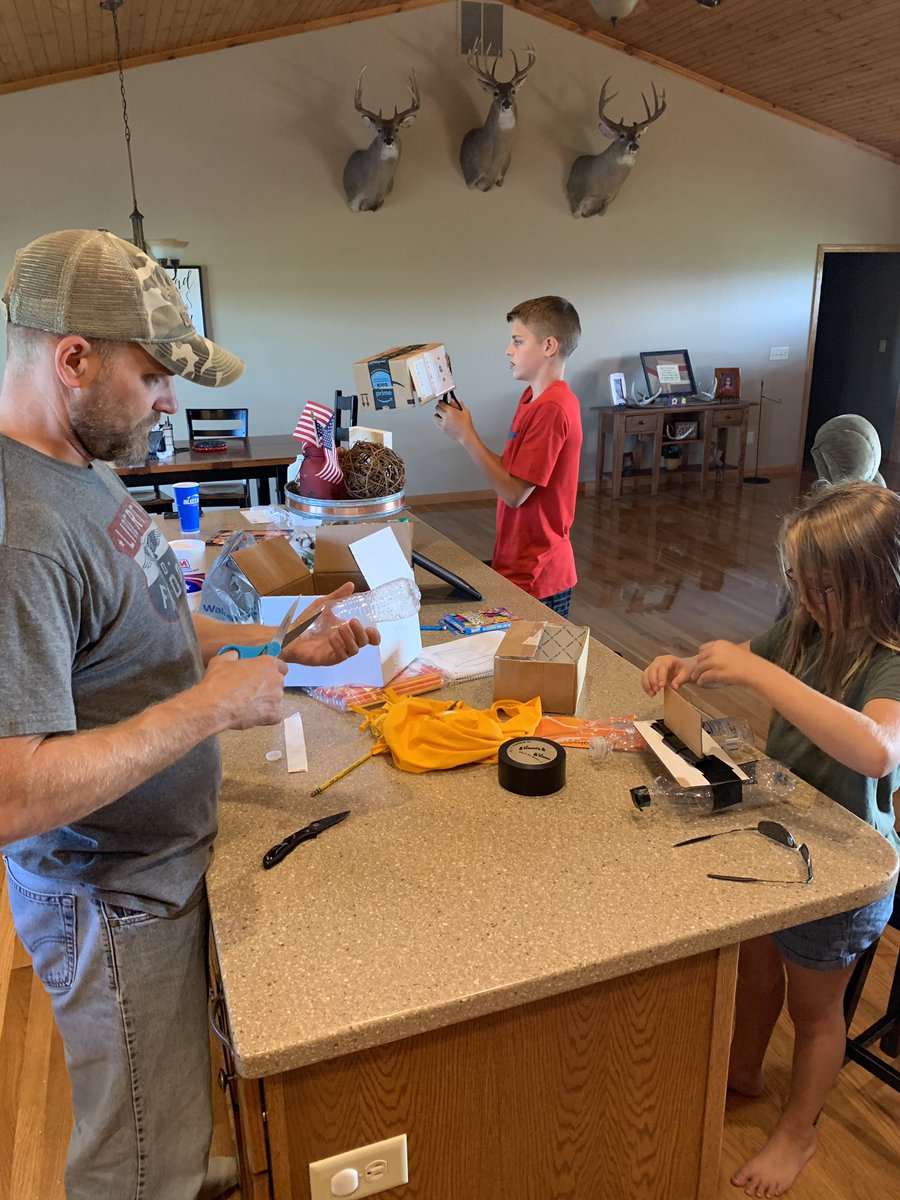 tjlengacher's tweet photo. Having our own family STEM challenge. #STEMeducation #makevention #familynight https://t.co/GhoJIDHroL