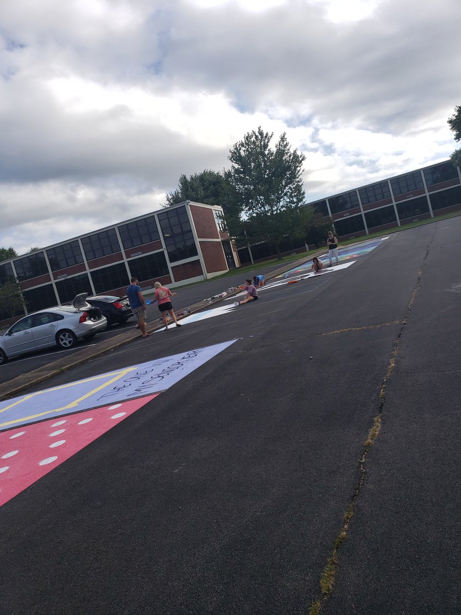 VirginiaHighFFA's tweet photo. 8 hours later and we're still painting! #vhsseniors2020 @BristolSuper @VHSPrincipal @BearcatAP @VHS_InteractClu https://t.co/CLZ86hd1Cq