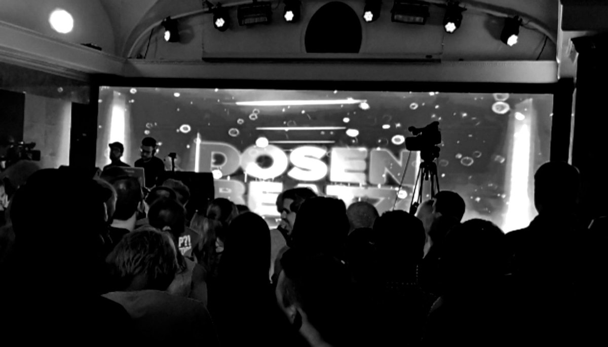 uniqueCornJS's tweet photo. @TheRocketBeans #Gamescom Es war ein Fest. Danke für diese großartige Communnity. Gesprächsthemen gehen auf der #dosenbeatz nicht aus! Und sorry @Verlingscht für den Überfall und scheinbar traumatische Erinnerungen an die Heimat. #Magdeburg https://t.co/Sz7eEBzoyY