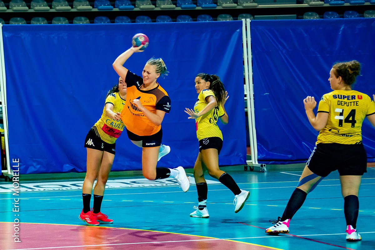 harneshbc's tweet photo. Victoire de la Nationale 1 face à Hazebrouck 29-22 pour leur 3ème match amical ! 💪⚫️🔴
📸 Éric Morelle
#TEAMHHBC https://t.co/wcS6jJxTis