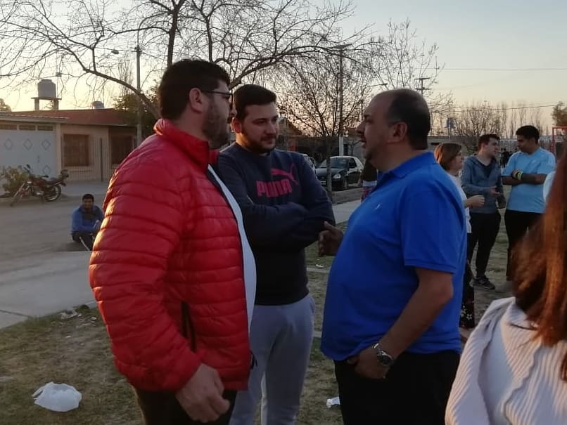 MauriPintiClop's tweet image. ¡Junto a @NestorMajul y la @JRMaipu festejamos el gran Día de la Niñez 👧👦 en Lunlunta de nuestro querido Maipú! 
Mucha diversión y alegría en todos los pequeños/as. ¡Feliz día! 🎉
#DíaDeLaNiñez #Lunlunta #Maipú