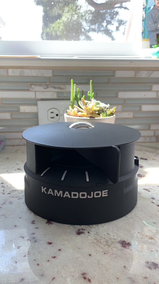 Once again props to @KamadoJoe for the awesome warranty! Big joe paint peeled after some cooks and they sent out a new one no questions asked! #kamadojoe @kamadojoenation