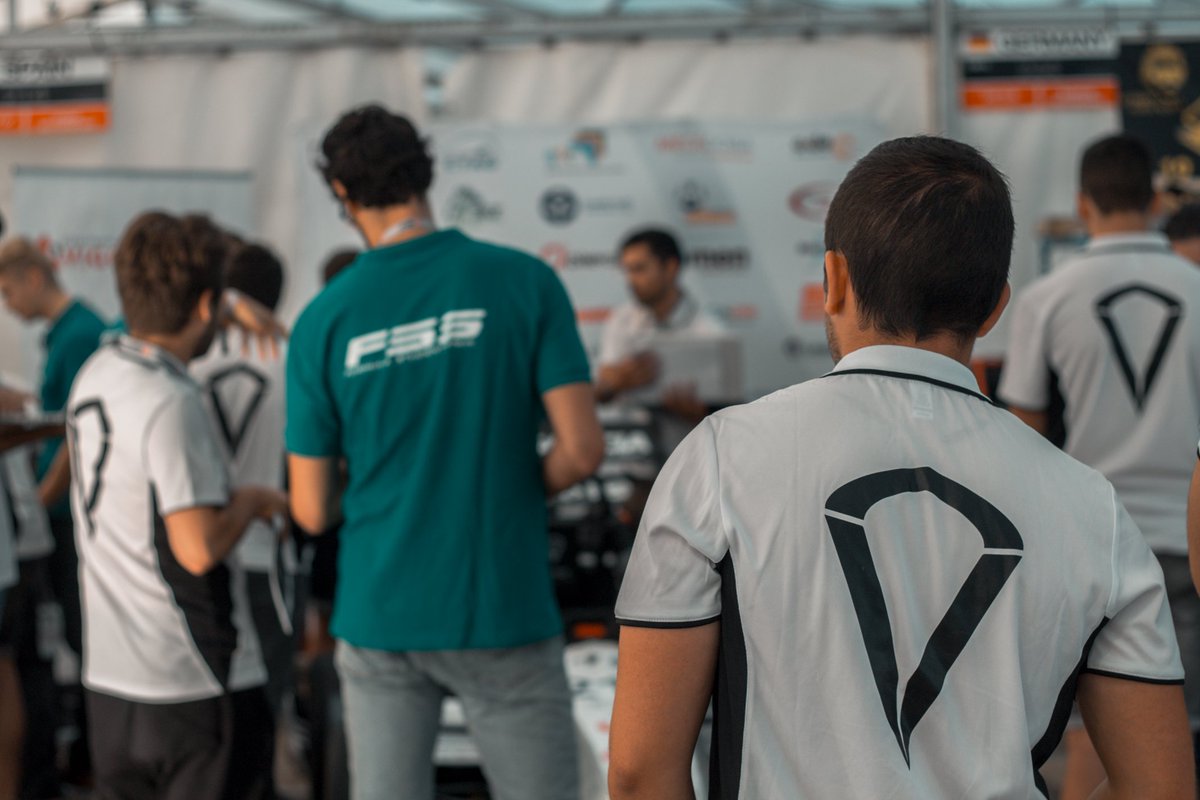 UVigoMotorsport's tweet image. Día 4

Hemos finalizado las pruebas estáticas de la  #FormulaStudentSpain con la realización Cost y Desing.

Durante el resto de la jornada hemos estado ultimando de cara a preparar el UM19 para el Autocross.

¡¡Os seguiremos informando!!

#UVigoMotorsport #Number14 #Lumeahí #FSS